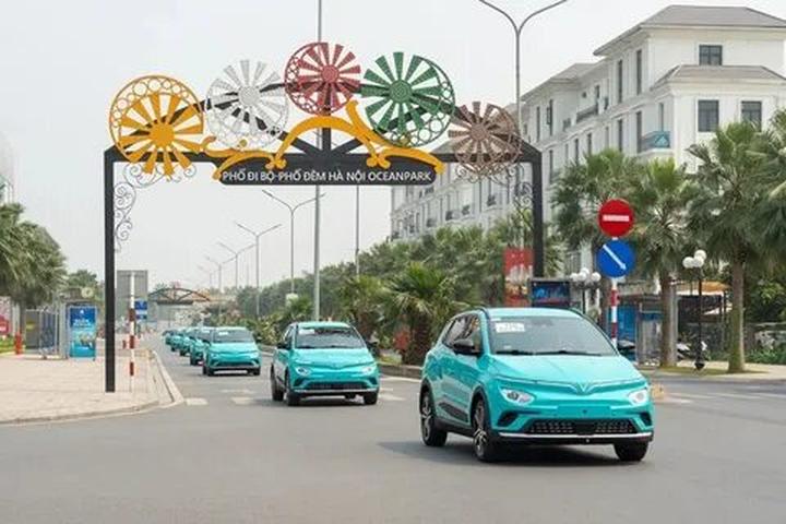 Phương Oanh diện set đồ 50 - Cảm hứng video marketing từ Hotspot Matrix